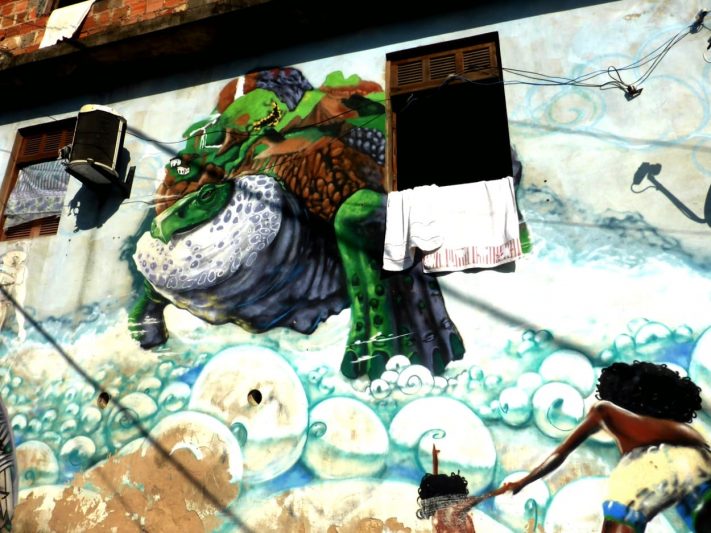 alt="Street art al Solar de Unhão"