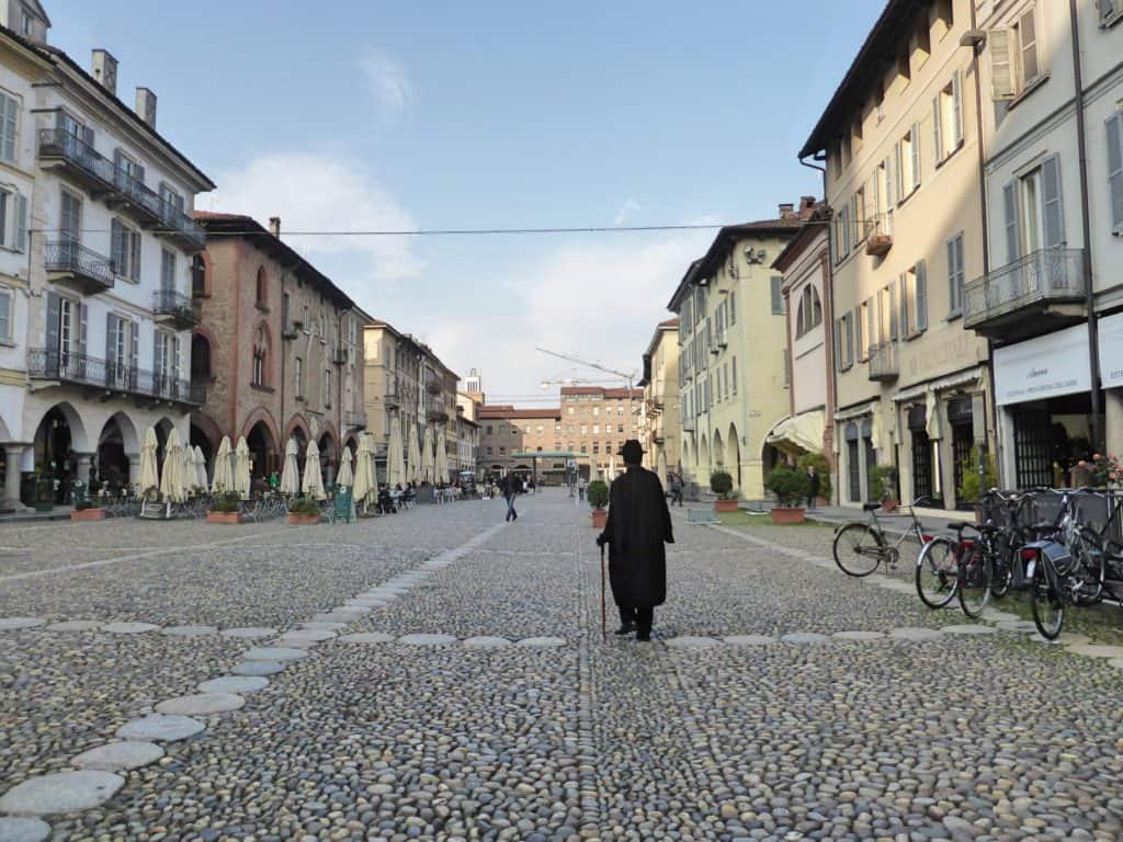 alt="Viaggio nell'Oltrepo' Pavese tra storia, sapori e colori"