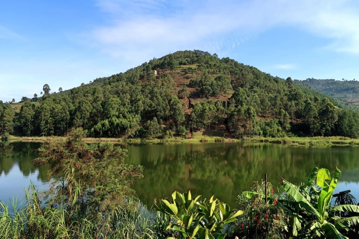 alt="Il Bunyonyi Lake, un sogno da luna di miele"