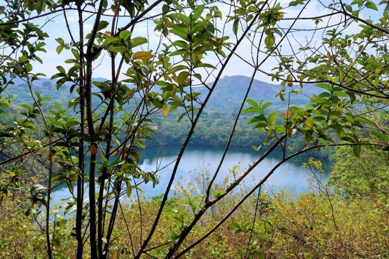 alt="I crater Lakes, in Uganda"