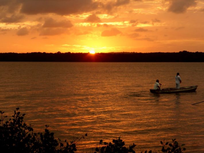 alt="Tramonto alla lagoa de Jacare"