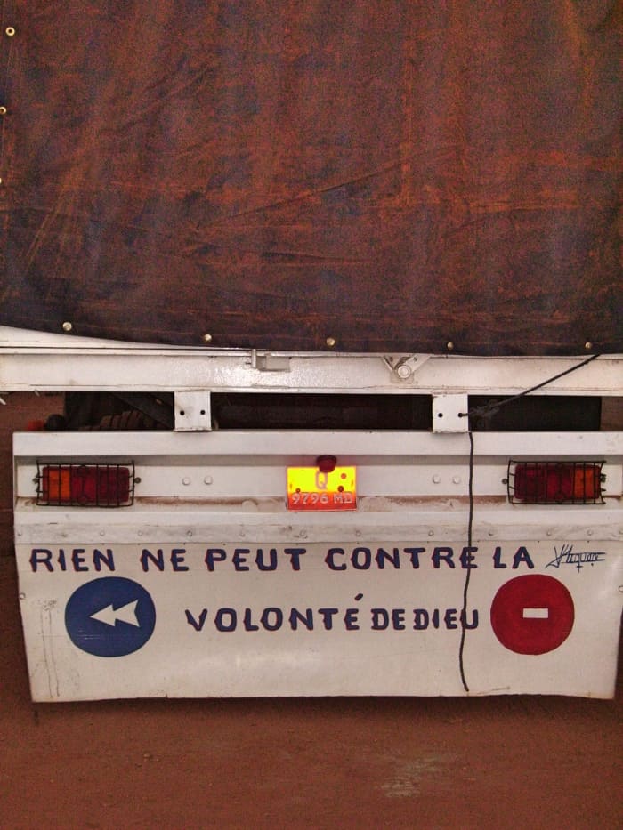 Scritta su camion in Senegal