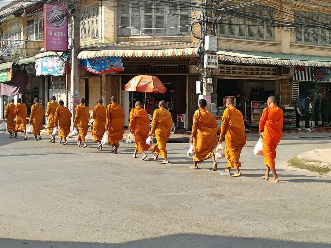 Monaci buddhisti a Battambang