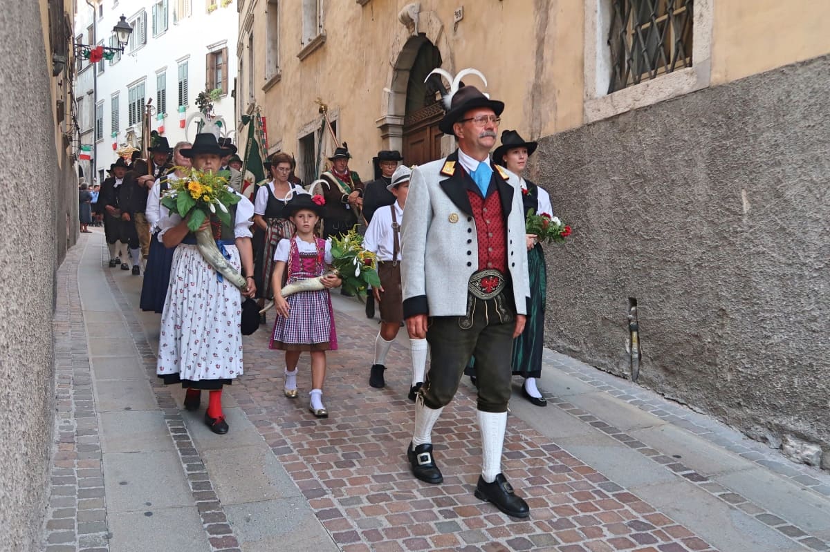 festa maria ausiliatrice con processione