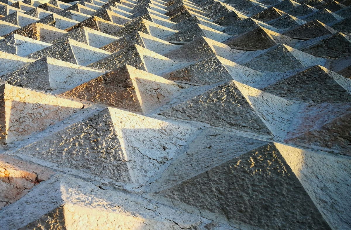 particolare di Palazzo dei Diamanti