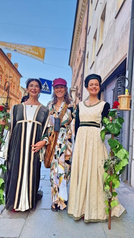 donne in costume per il palio di ferrara
