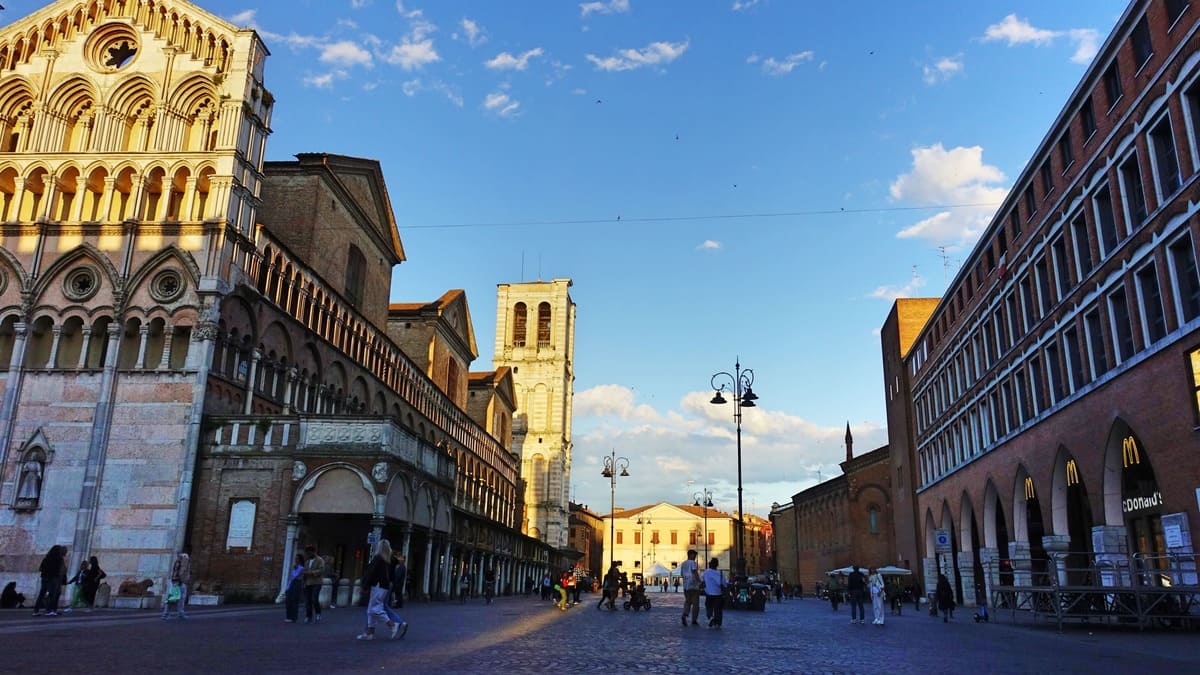 Piazza centro Ferrara