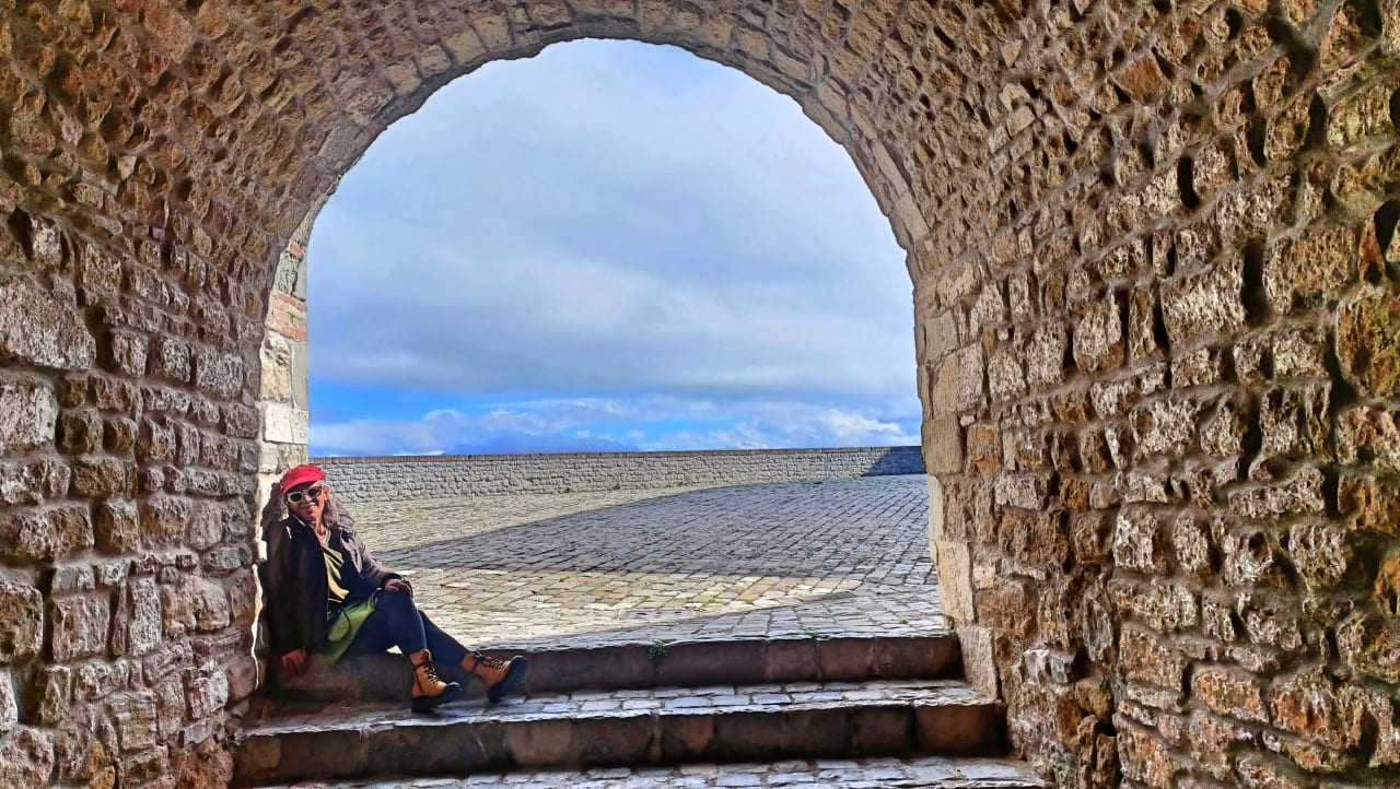 Donna alla Rocca di San Leo