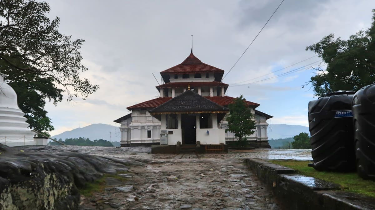 Il Lankatilaka Vihara