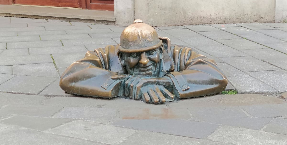 Čumil, la statua più famosa di Bratislava