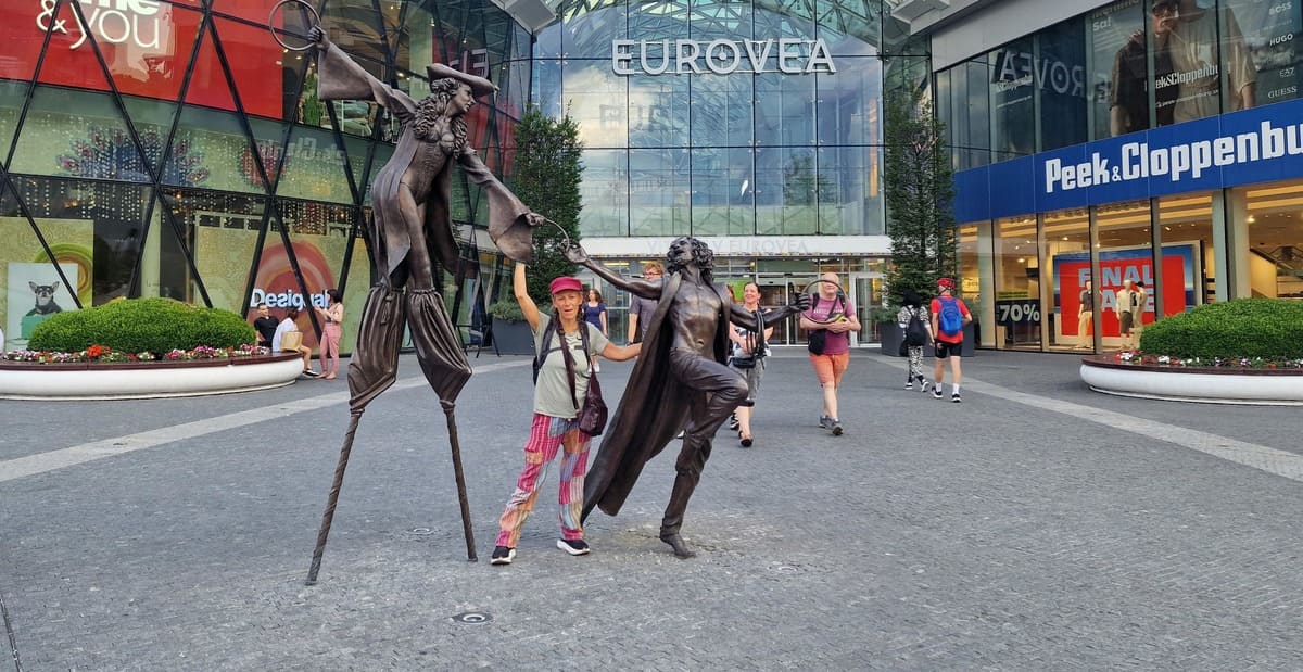 Statue di Bratislava nel centro commerciale eurovea