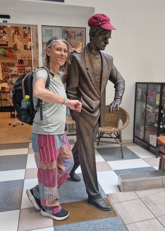 L'uomo che guarda l'orologio